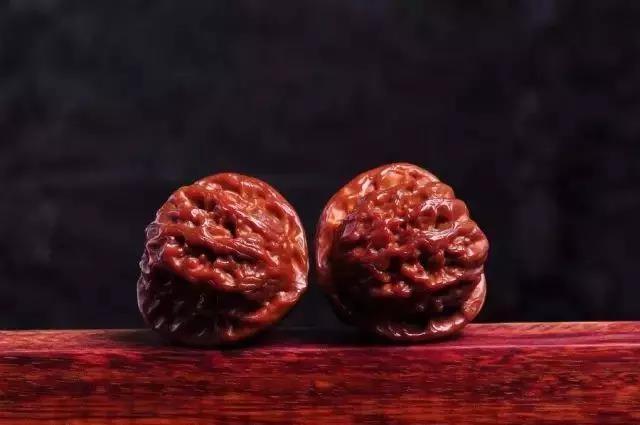 【木材知識(shí)】什么才是真正的手串包漿？