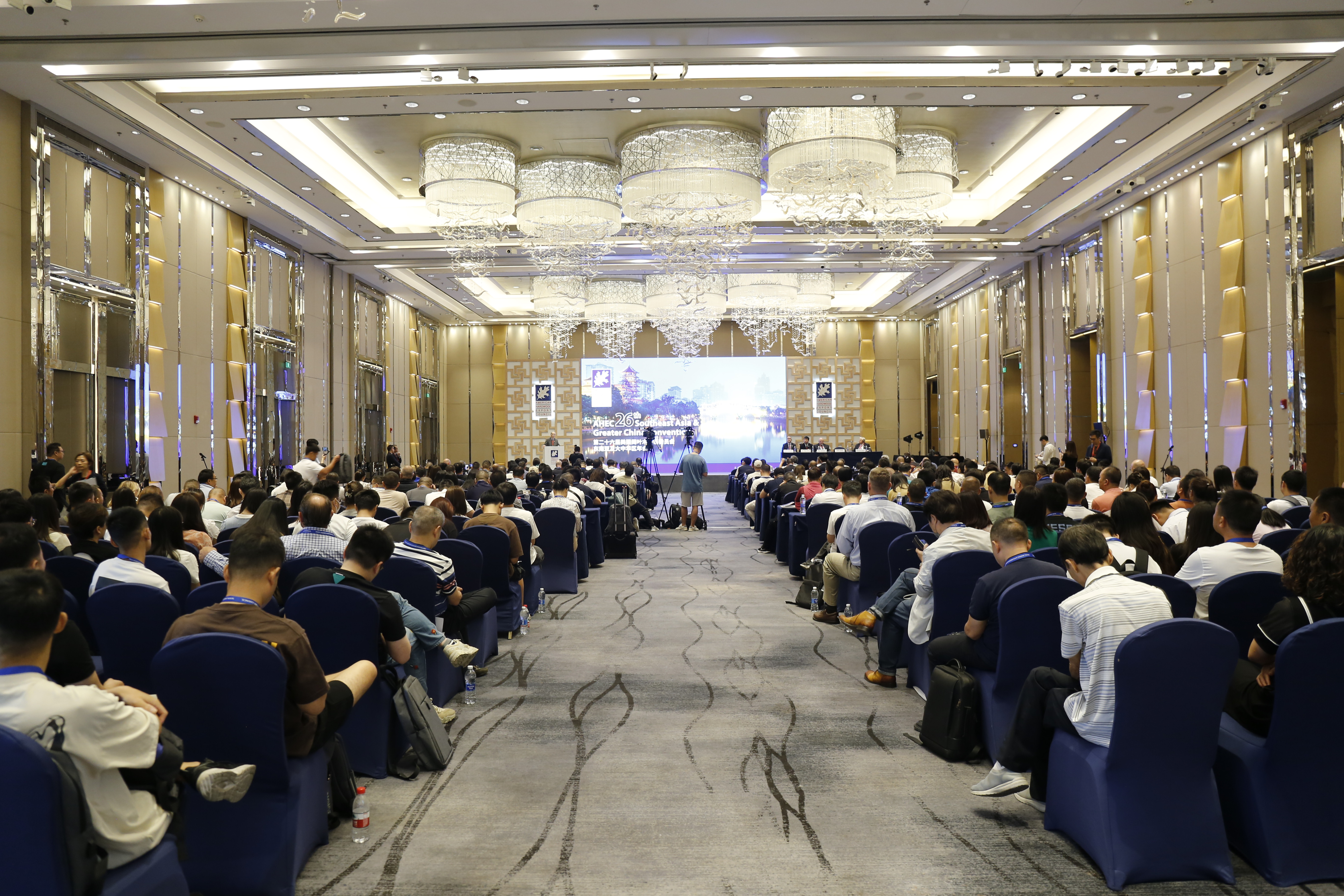 【行業(yè)動態(tài)】交流掌握行業(yè)新動向，攜手開啟低碳生活